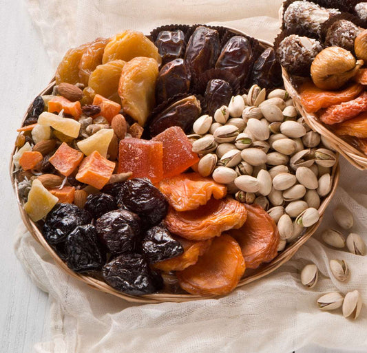 2 lb | BIG Crowd Pleaser Dried Fruit & Nuts Gift Tray