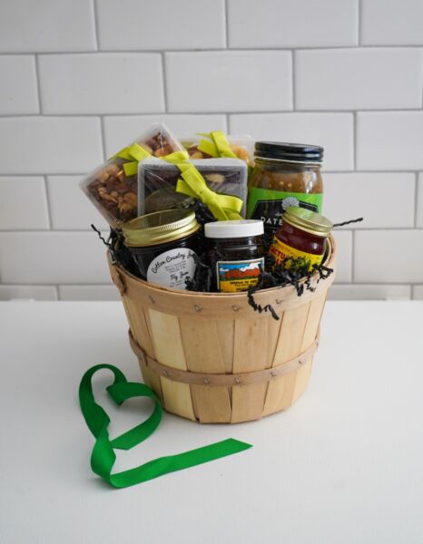 Arizona Gift Basket, Gourmet Food, Dried Fruit & Nuts Gift Basket